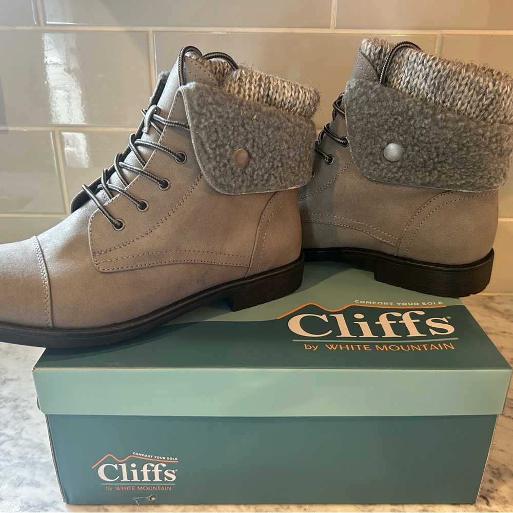Cliffs by WHITE MOUNTAIN Gray Lace-Up Boots